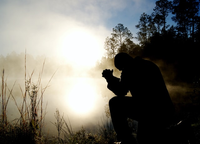 αρρωστοφοβία υποχνδρίαση άνδρας προσεύχεται